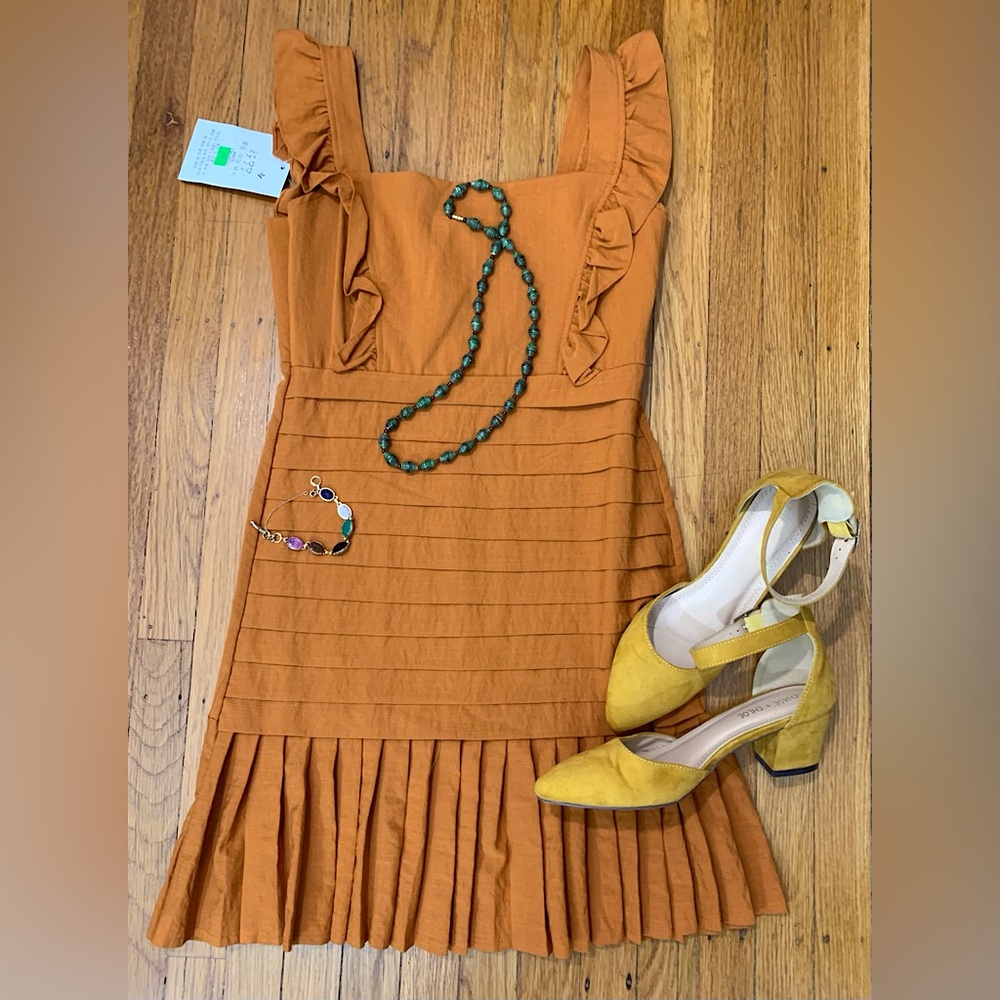 COPY - EUC SUMMER Dress, Pleated Skirt, Ruffled Straps, Size Small/Medium